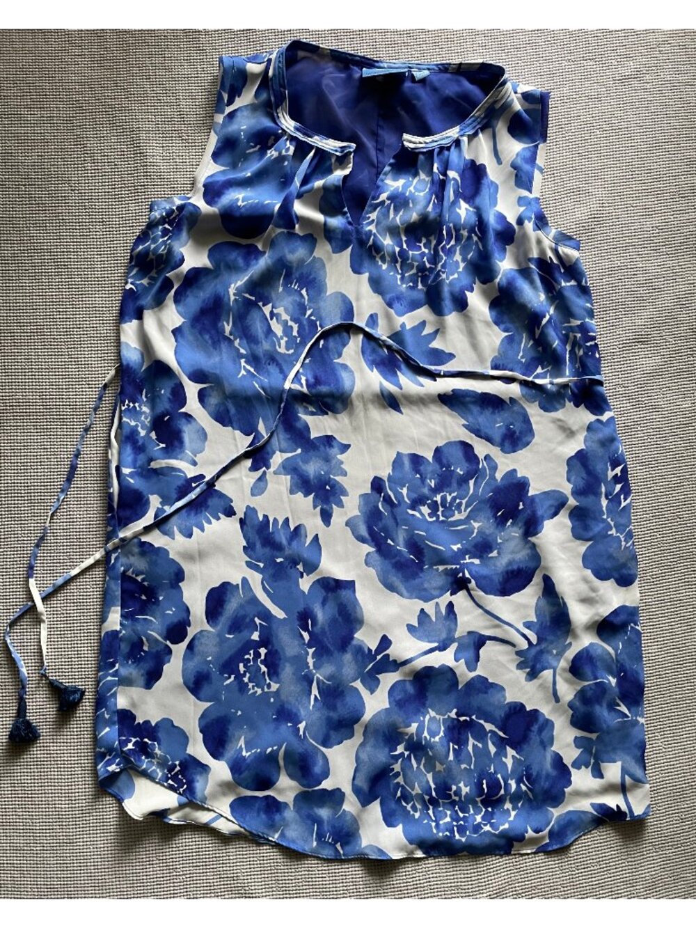 Simply Vera Vera Wang Mini White Blue Floral Dress with Pockets - Pre-Owned